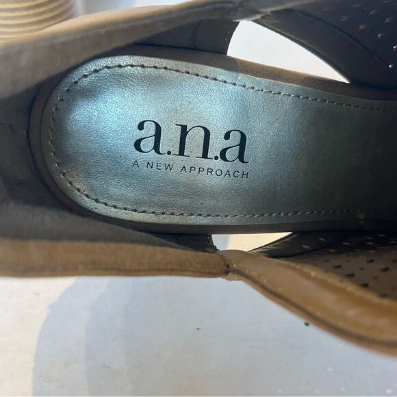 a.n.a. Women's Tiana Heeled Peep Toe Booties Perforated Upper Tan size 7M - Picture 6 of 9
